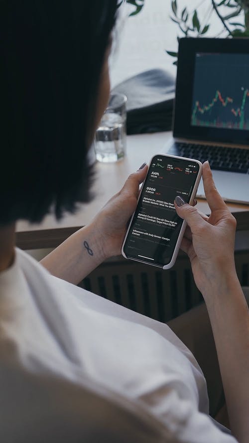 有关商业, 垂直视频, 女人的免费素材视频