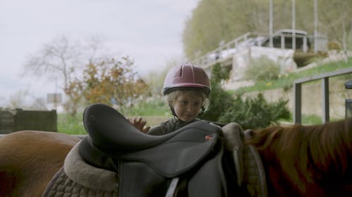 有关儿童, 动物, 哺乳动物的免费素材视频