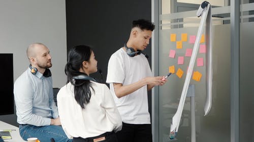 有关休闲装, 便利贴, 同事的免费素材视频