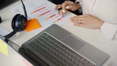 有关上网, 便利贴, 雇员的免费素材视频