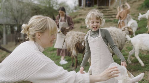 有关休闲, 女性, 山羊的免费素材视频