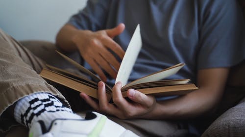 有关人, 坐, 大学的免费素材视频