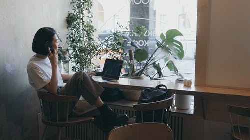 有关人, 咖啡店, 坐的免费素材视频