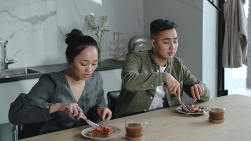 有关一对, 一杯咖啡, 下沉的免费素材视频