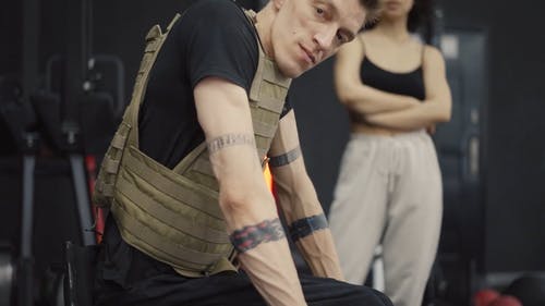 有关人, 健身中心, 健身器材的免费素材视频