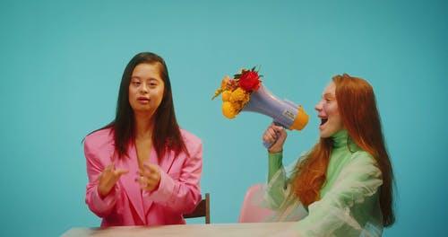 有关修剪指甲, 叫喊, 唐氏综合症的免费素材视频