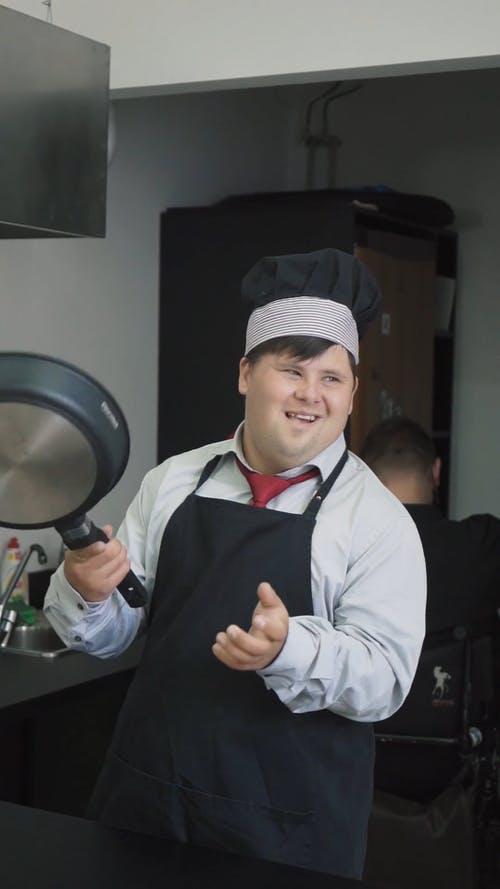 有关唐氏综合症, 围裙, 垂直视频的免费素材视频