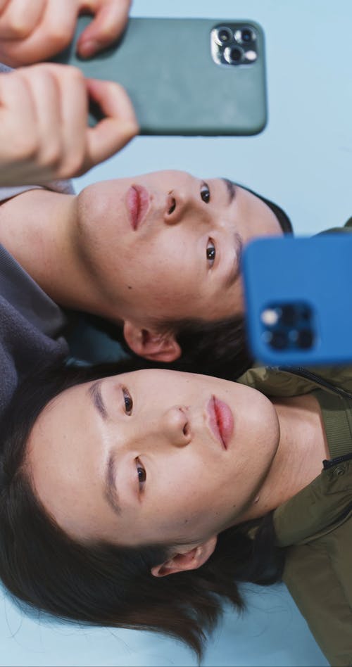 有关一对, 上网, 人的免费素材视频