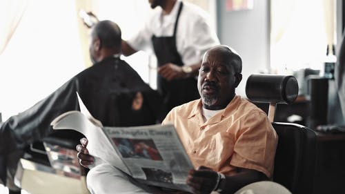 有关人, 嗜好, 报纸的免费素材视频