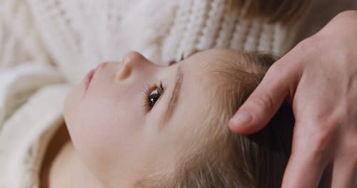 有关保护, 儿童, 女人的免费素材视频