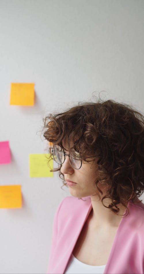 有关便利贴, 套装, 女人的免费素材视频