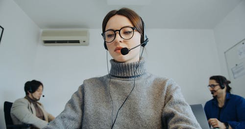 有关呼叫, 呼叫中心, 女人的免费素材视频