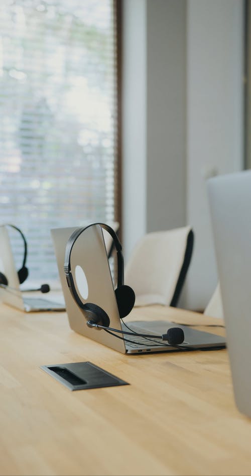 有关可携式, 垂直视频, 室内的免费素材视频