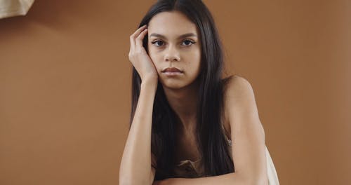 有关＃室内, 女孩, 工作室的免费素材视频