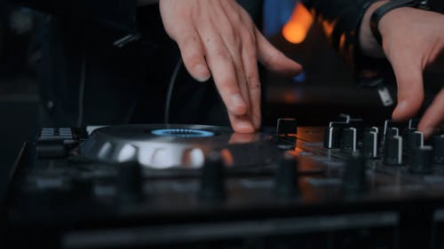 有关DJ, 唱盘, 执行的免费素材视频