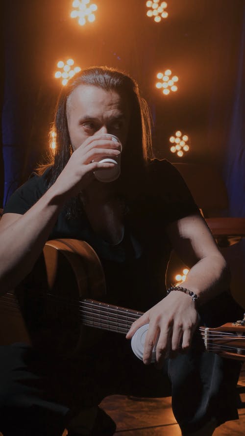 有关人, 吉他, 吉他弦的免费素材视频