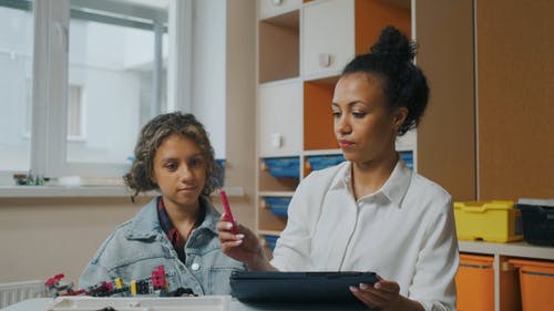 有关女人, 室内, 教学的免费素材视频