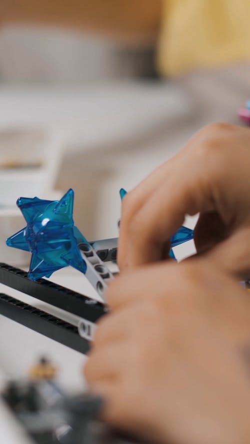 有关修理, 儿童, 垂直视频的免费素材视频