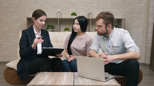 有关3C用品,倾听,商量的免费素材视频