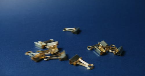 有关活页夹, 蓝色背景, 办公用品的免费素材视频