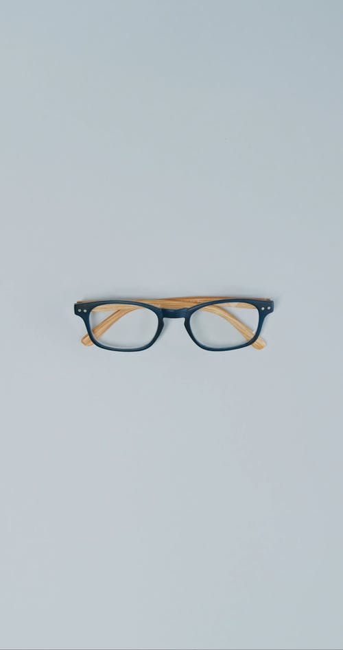 有关垂直视频, 从上面, 眼镜的免费素材视频