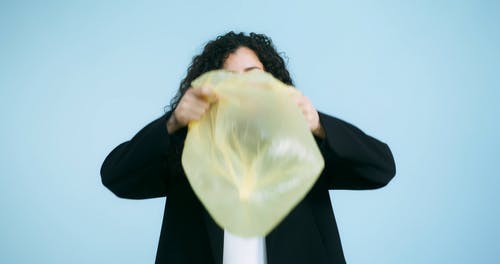 有关塑料袋, 女人, 女性的免费素材视频