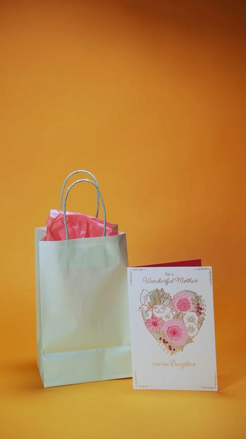 有关印刷的, 问候卡, 垂直视频的免费素材视频