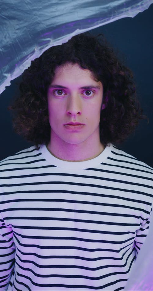 有关人, 垂直视频, 塑胶的免费素材视频