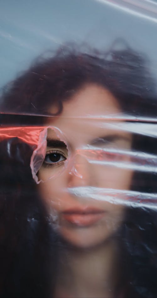 有关偷看, 包装, 垂直视频的免费素材视频