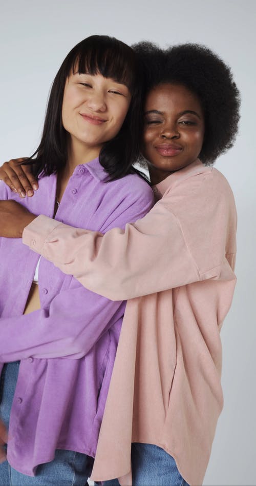 有关垂直视频, 女性, 微笑的免费素材视频