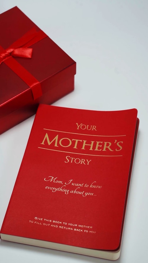 有关垂直视频,书,礼物盒的免费素材视频