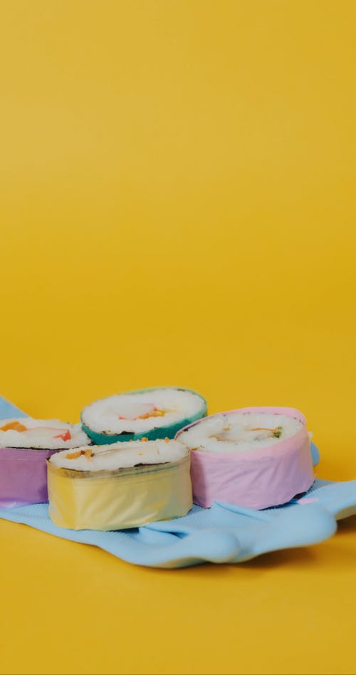 有关垂直视频, 寿司卷, 手套的免费素材视频