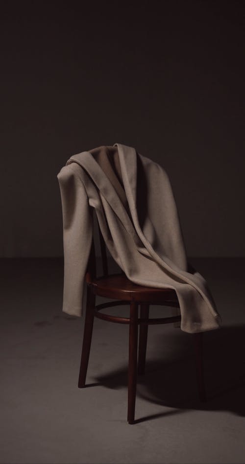 有关垂直视频, 大衣, 室内的免费素材视频