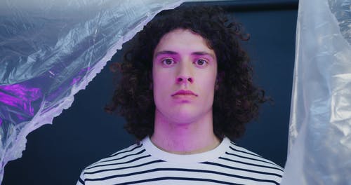 有关人, 塑胶, 工作室拍摄的免费素材视频