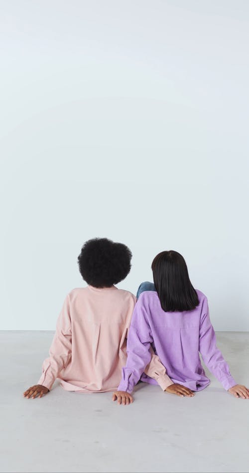 有关回头看, 垂直视频, 多样化的免费素材视频