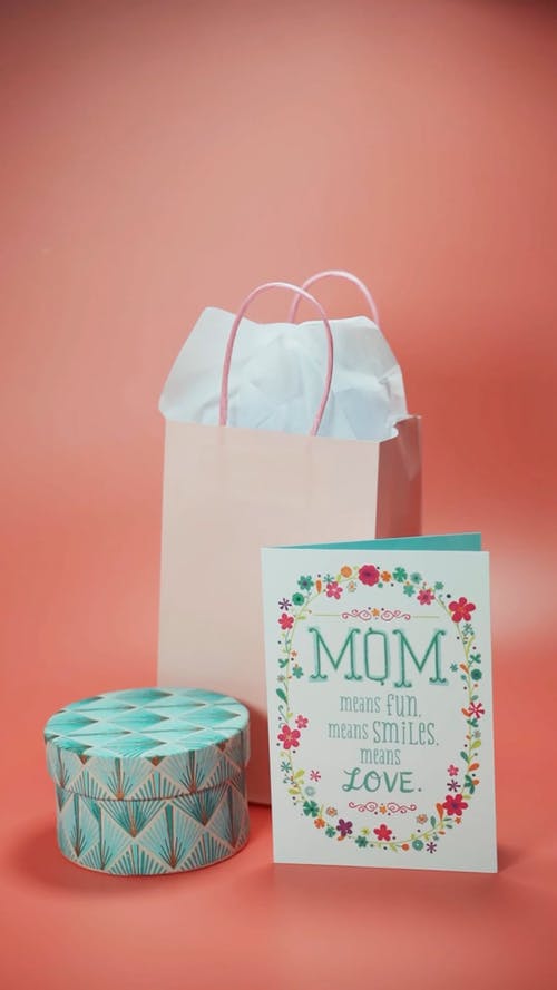 有关印刷的, 问候卡, 垂直视频的免费素材视频