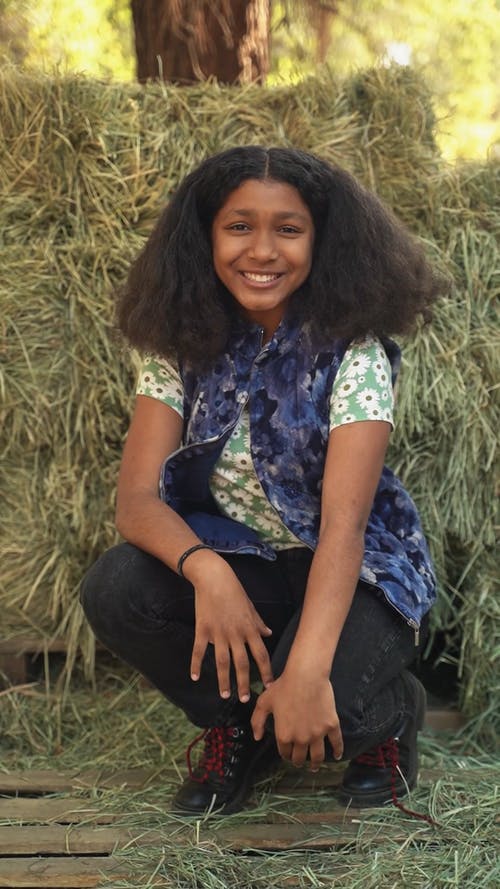 有关下田, 乾草, 农舍的免费素材视频