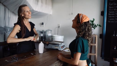 有关出纳员, 女性, 室内的免费素材视频