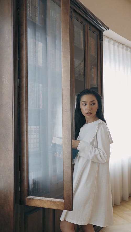 有关图书, 图书馆, 垂直视频的免费素材视频