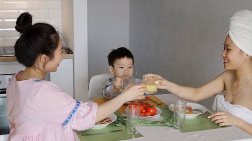 有关一对, 一起, 在家的免费素材视频