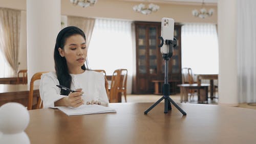 有关在线学习, 在线课程, 女人的免费素材视频