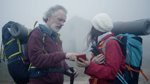 有关@户外, 一对, 全球定位系统的免费素材视频