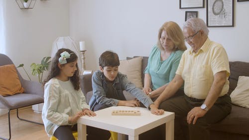 有关Throw Pillows, 人, 休闲的免费素材视频