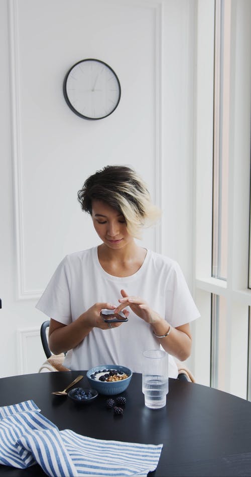 有关图片, 在家, 垂直视频的免费素材视频