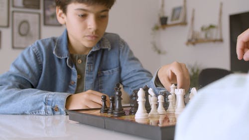 有关严肃, 在家, 孩子的免费素材视频