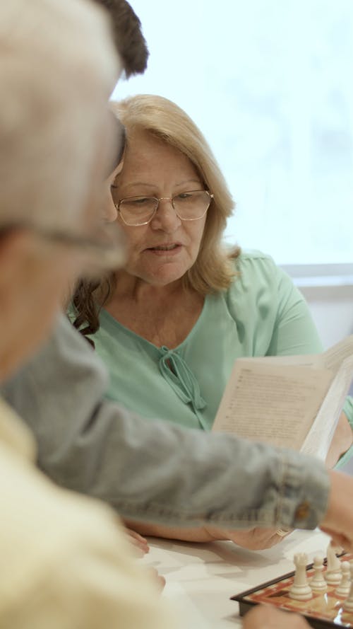 有关人, 垂直视频, 女人的免费素材视频