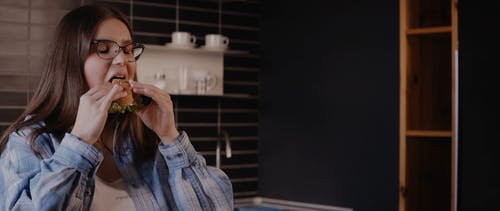有关人, 侧面图, 可口的免费素材视频