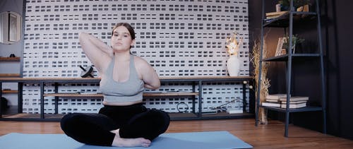 有关伸展, 健康的生活型态, 在家的免费素材视频