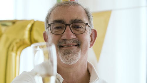 有关人, 微笑, 水杯的免费素材视频