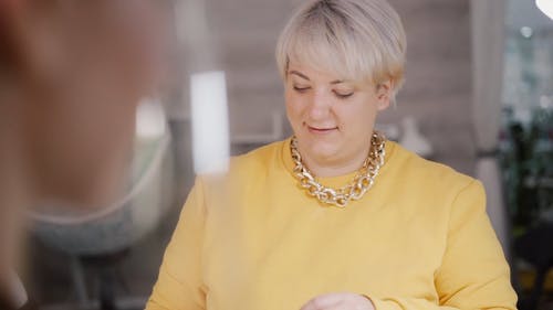 有关＃室内, 修剪指甲, 雇员的免费素材视频